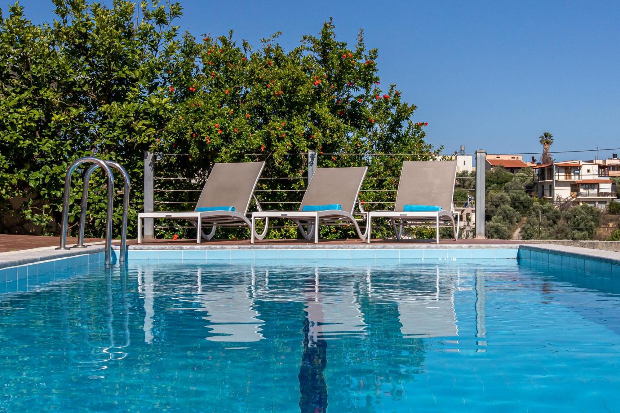 Dimitra Apartment With Private Pool And Sea View -The Ground Floor Of A Two Storey Building Daratsos 외부 사진